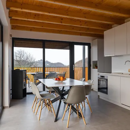 Strtenica In The Vineyard Počitniška hiša