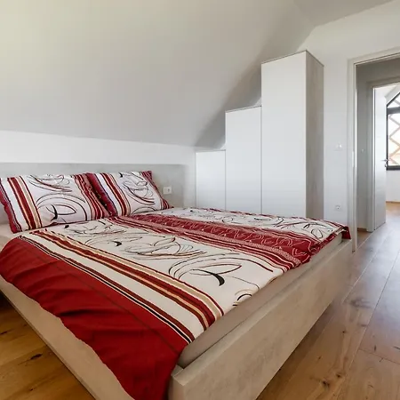 Strtenica In The Vineyard 別荘 *