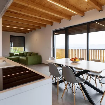 Strtenica In The Vineyard * Pristava pri Mestinju