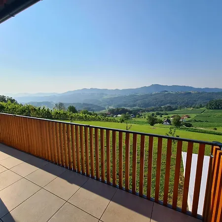 Strtenica In The Vineyard * Pristava pri Mestinju