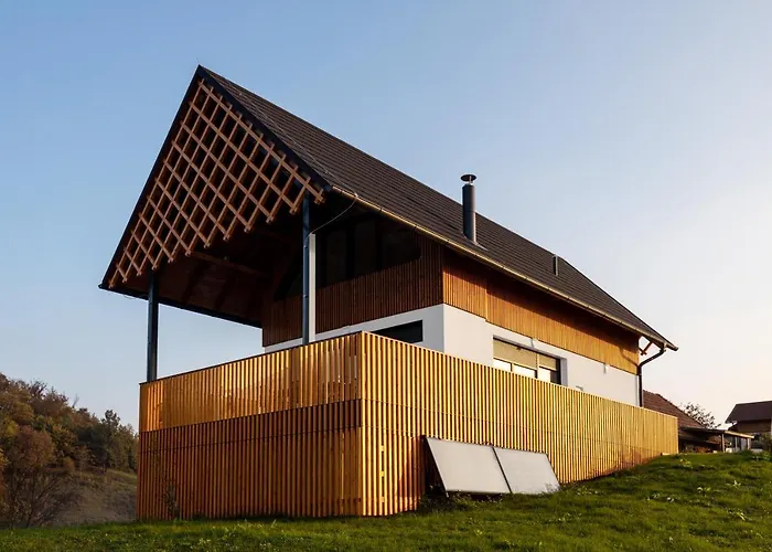 Strtenica In The Vineyard * Pristava pri Mestinju