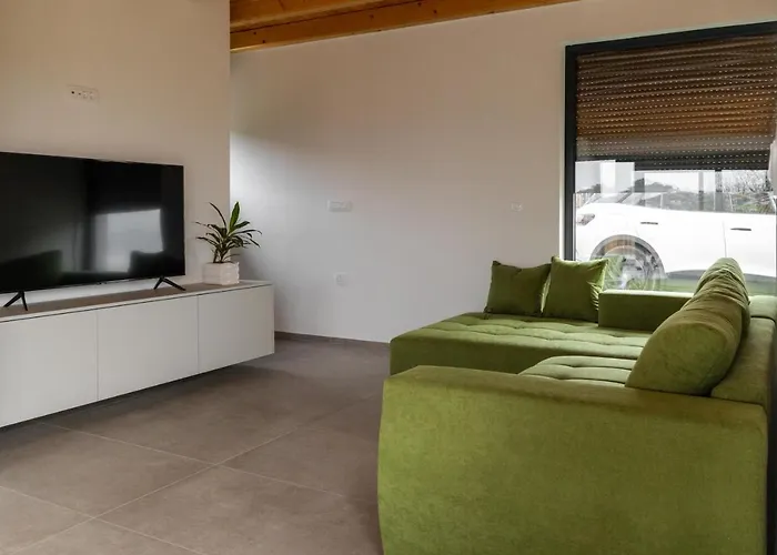 Strtenica In The Vineyard Holiday home Pristava pri Mestinju