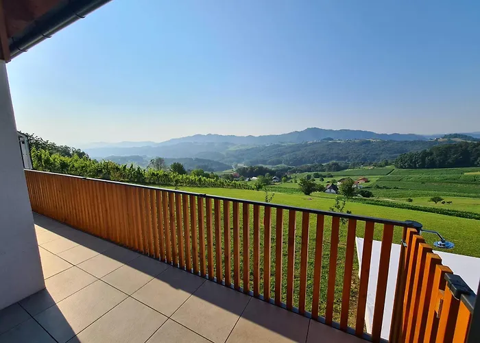 Strtenica In The Vineyard * Pristava pri Mestinju