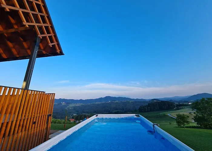 Strtenica In The Vineyard Pristava pri Mestinju