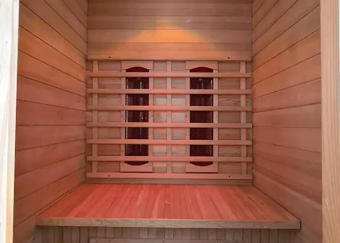 Strtenica In The Vineyard * Pristava pri Mestinju